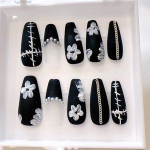 Hand-made black/white french-style press on nails with flower and golden metal c